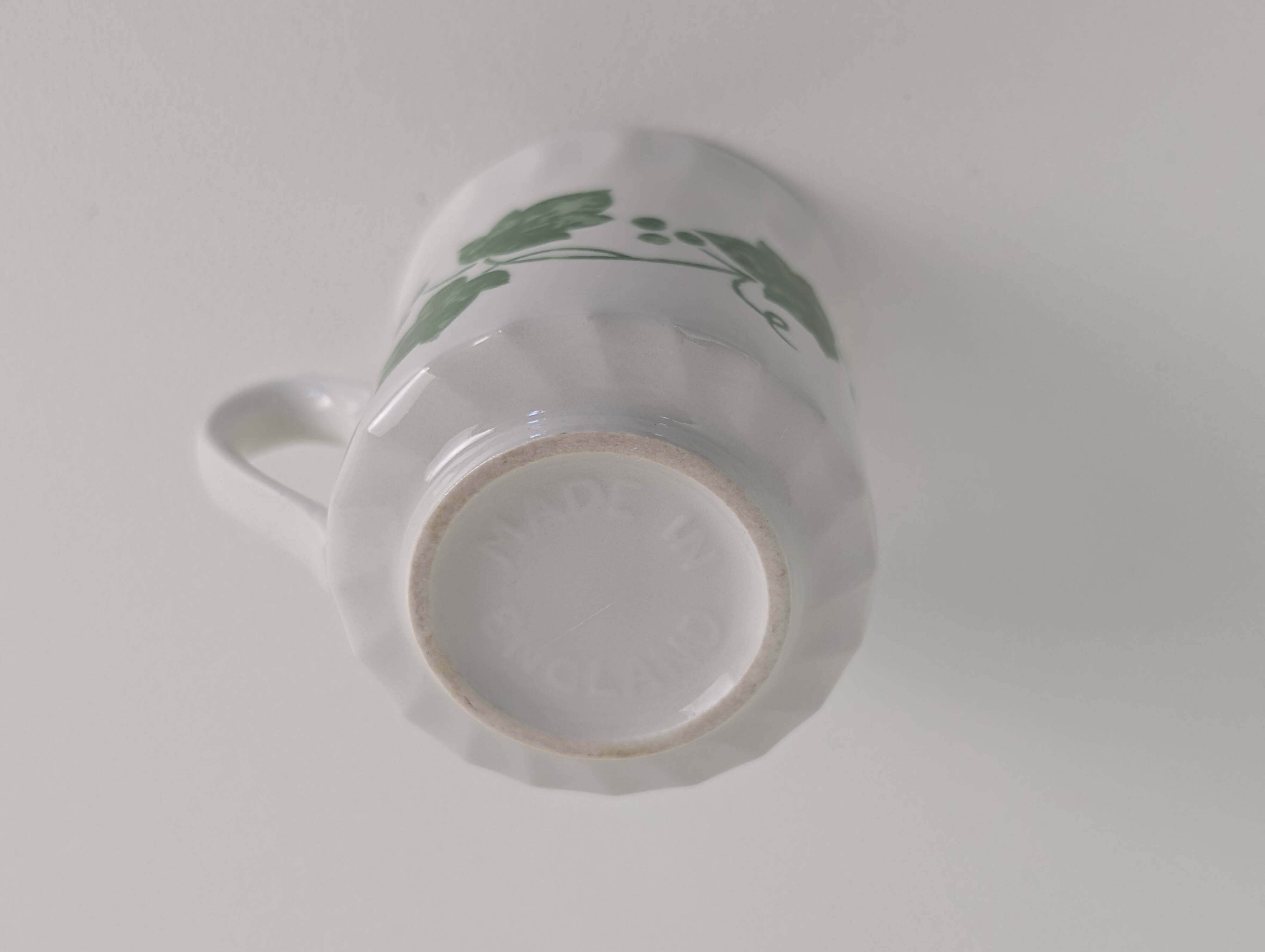 4 Churchill England coffee cups
