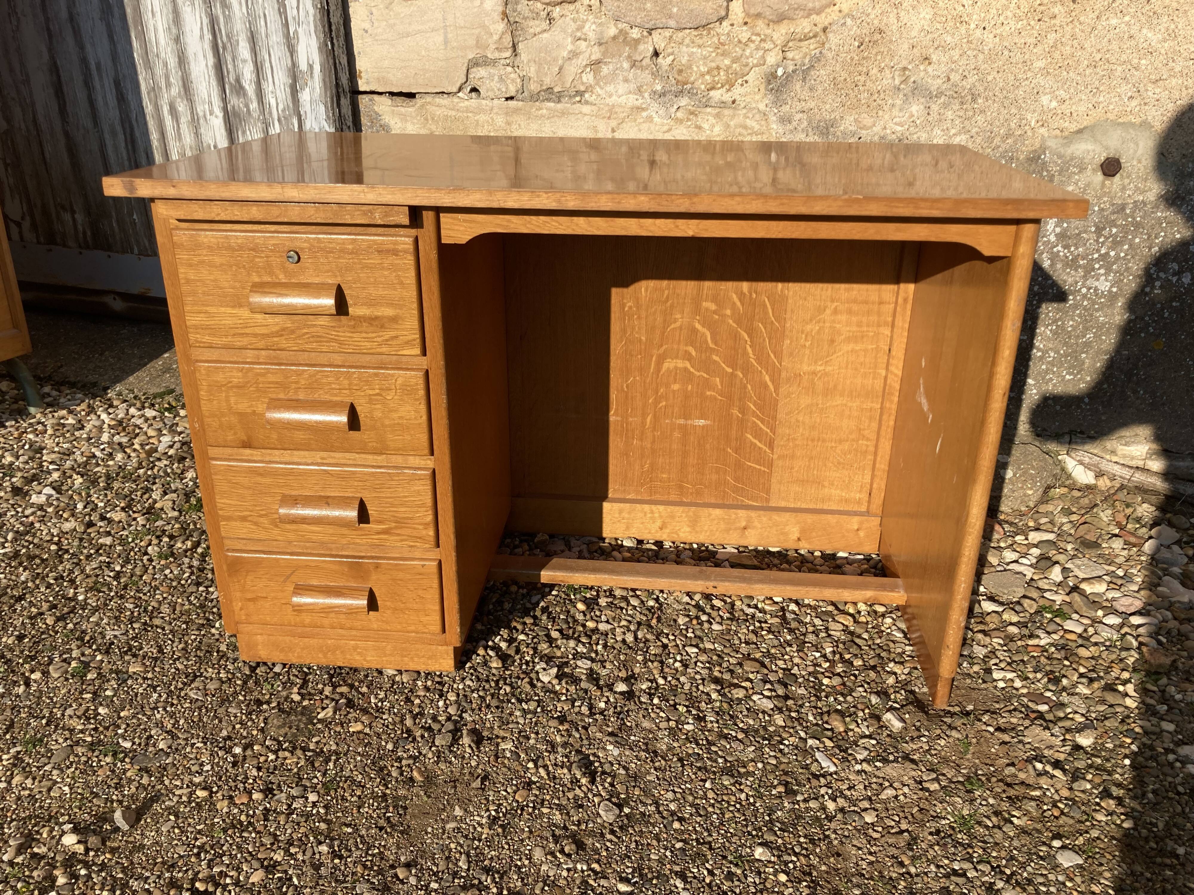 Oak administration office