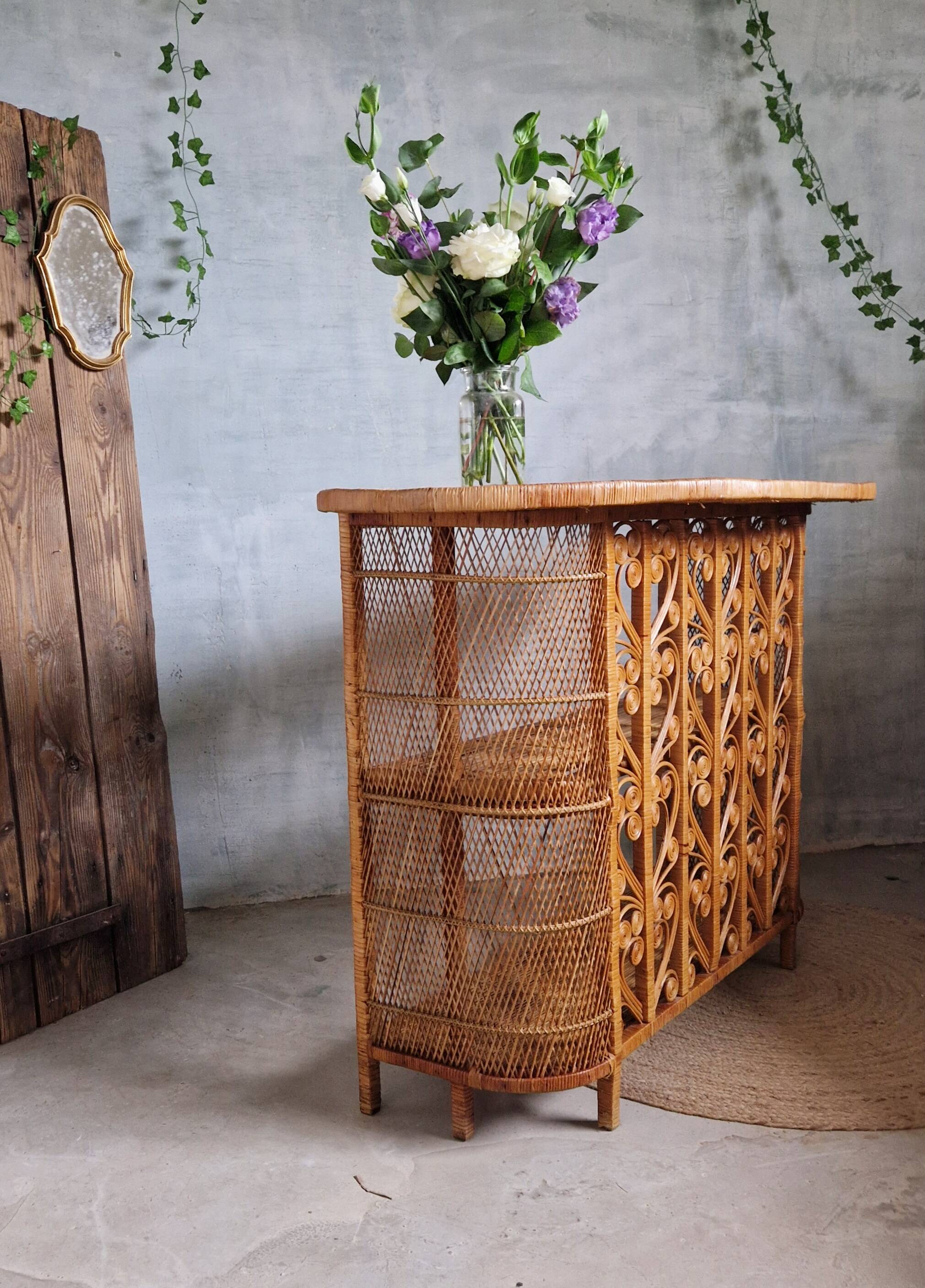 "Peacock" rattan bar