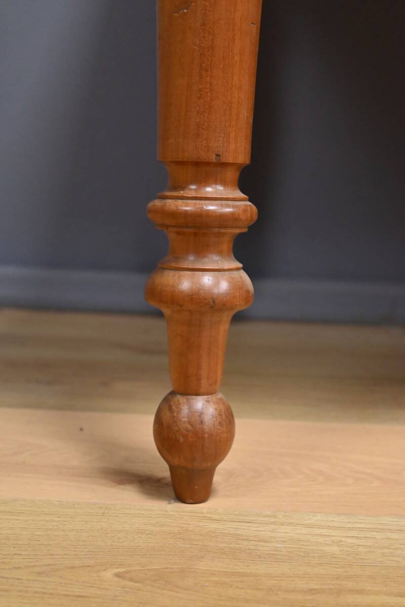 Farm table in cherry wood – late 19th century