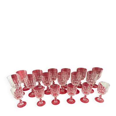 Superbe lot de 18 verres Cristal d’Arques – 12 verres à vin + 6 verr