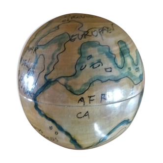 Earth globe gigogne