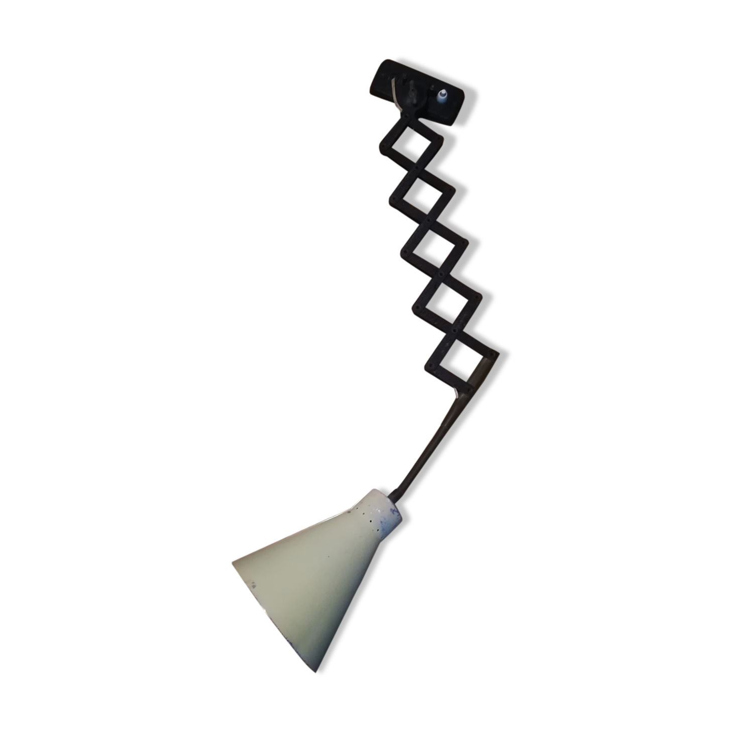 Accordion zig zag sconce