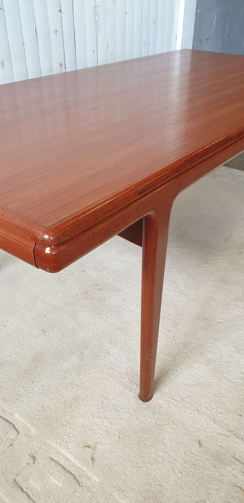 Table vintage en teck datant des années 60