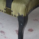Victorian English decorative chair, velvet and wood, late 19th century.