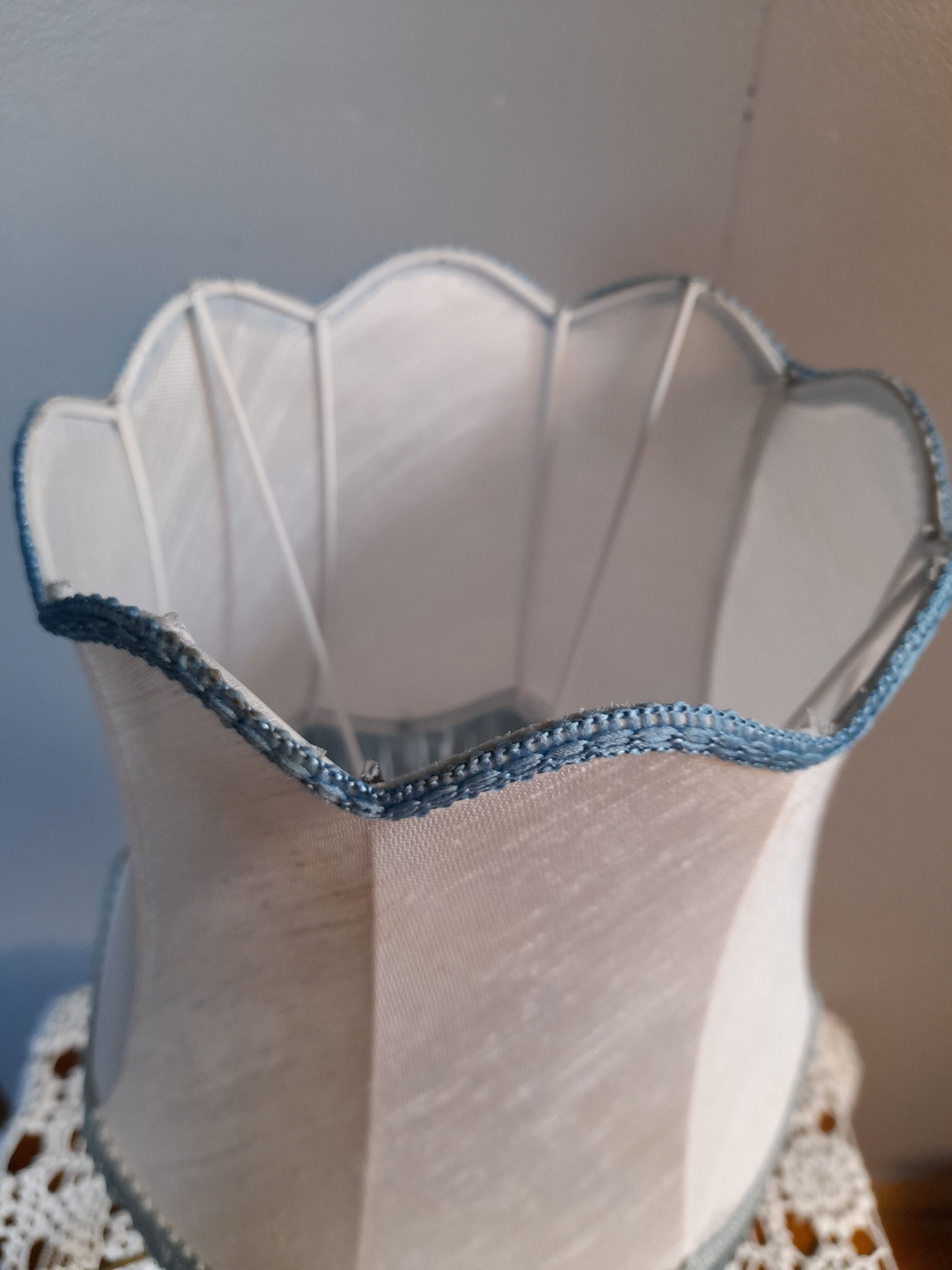 Table lamp bronze foot lampshade pagoda white and blue 50s