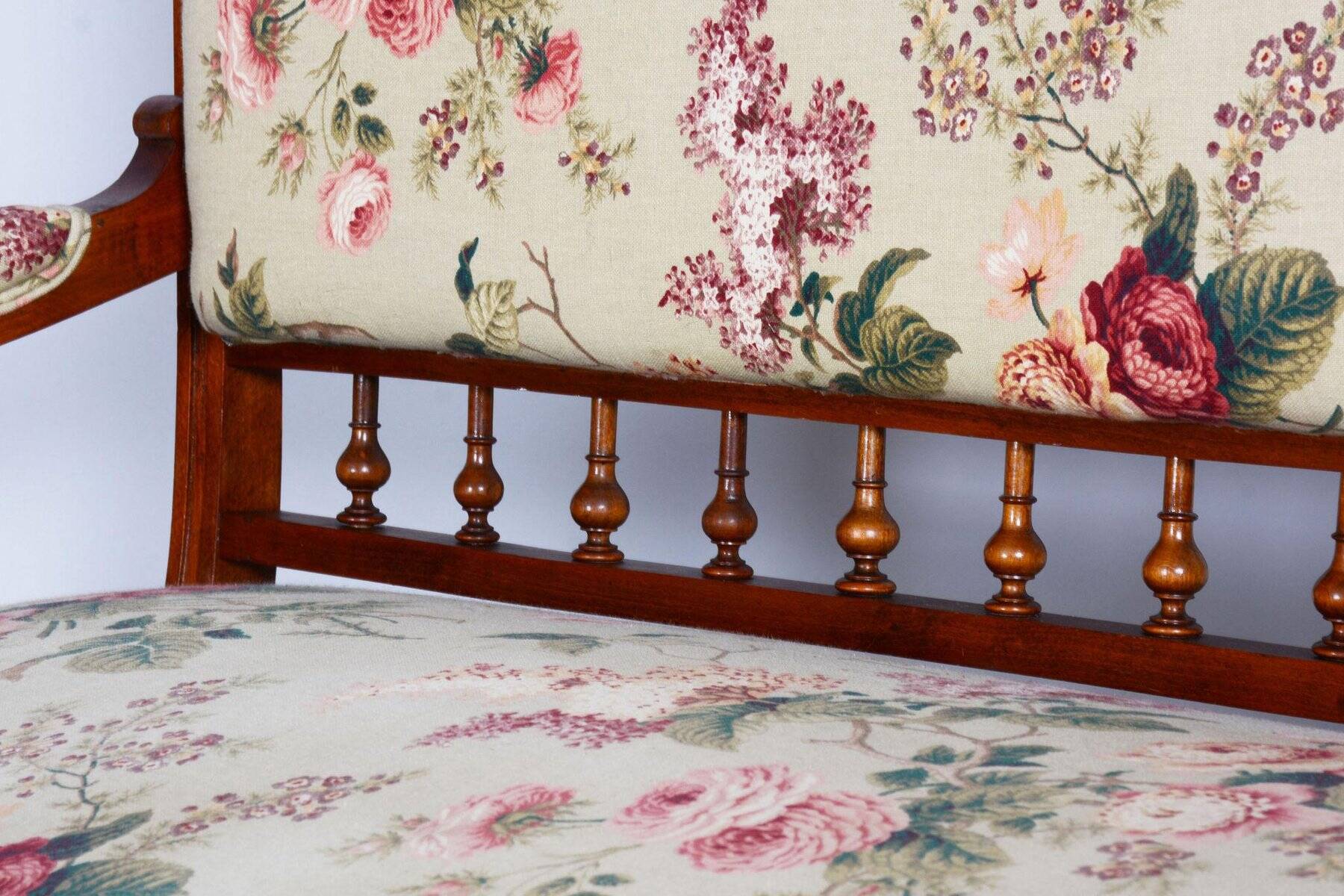 Czech Living Room Set in Beech and Walnut, 1890s, Set of 7
