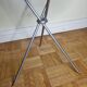 Guéridon vintage tripode en métal et verre, piètement en laiton, années 50-60