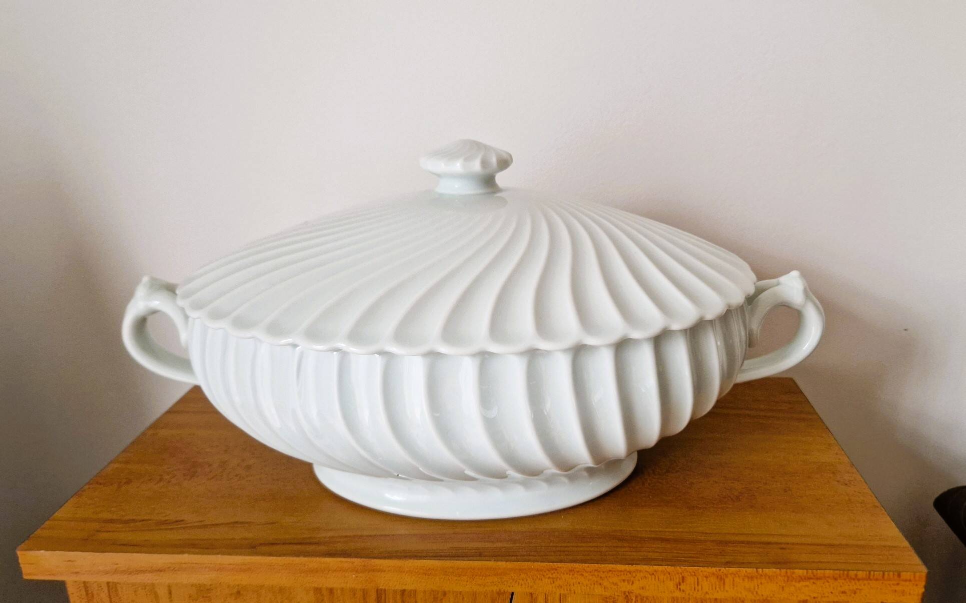 Oval white porcelain soup tureen by Haviland, torso model.