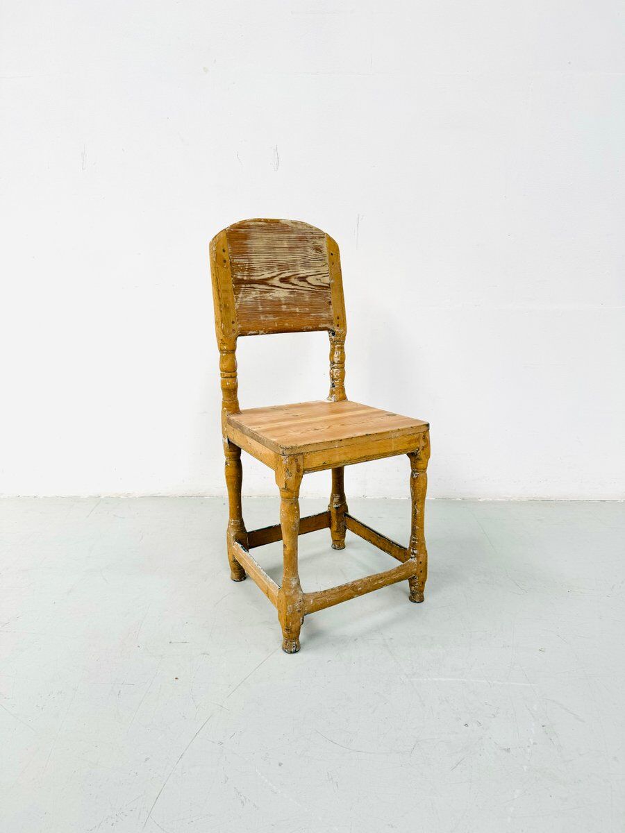 Chaise ancienne suédoise de style gustavien en pin du XVIIIe siècle