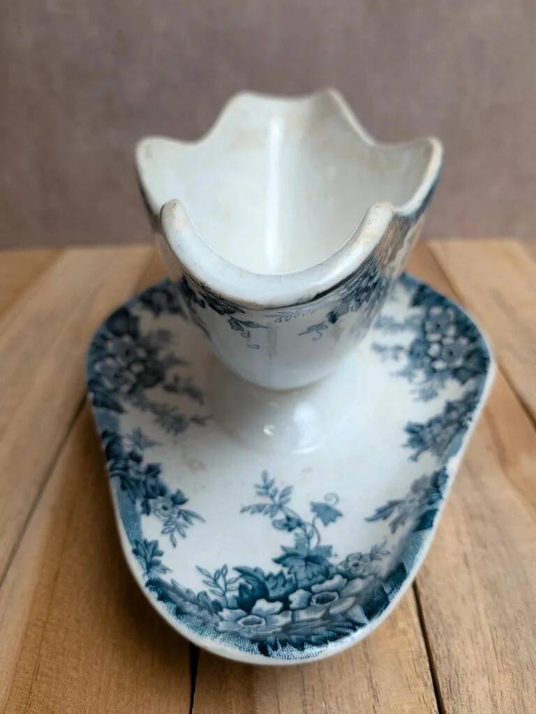 Ironstone sauce boat Saint-Amand & Hamage Marie-Louise
