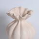 Vase blanc mat sculptural, décoration intérieure minimaliste moderne