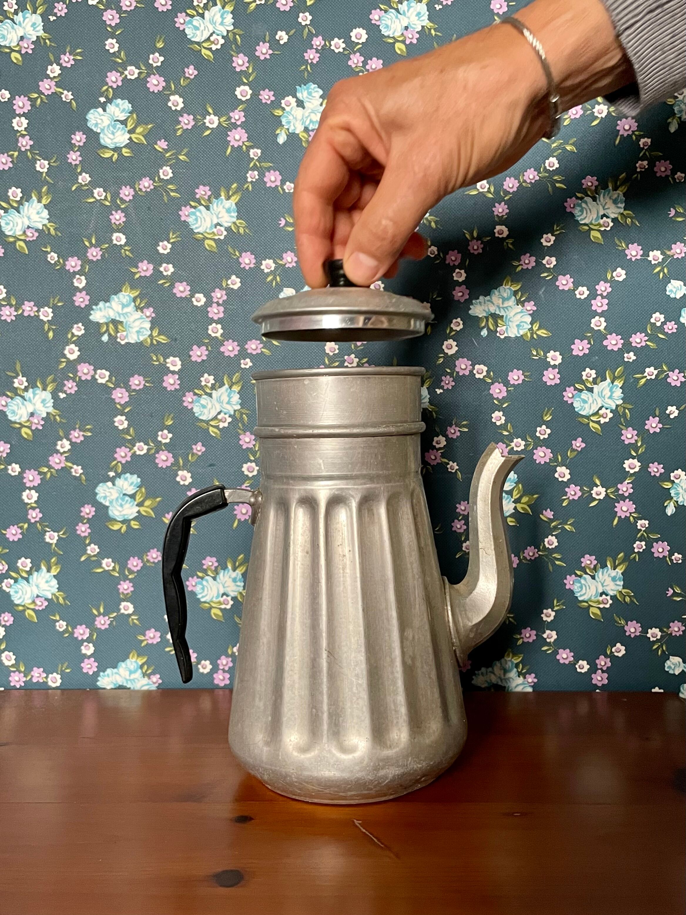 Aluminum coffee maker