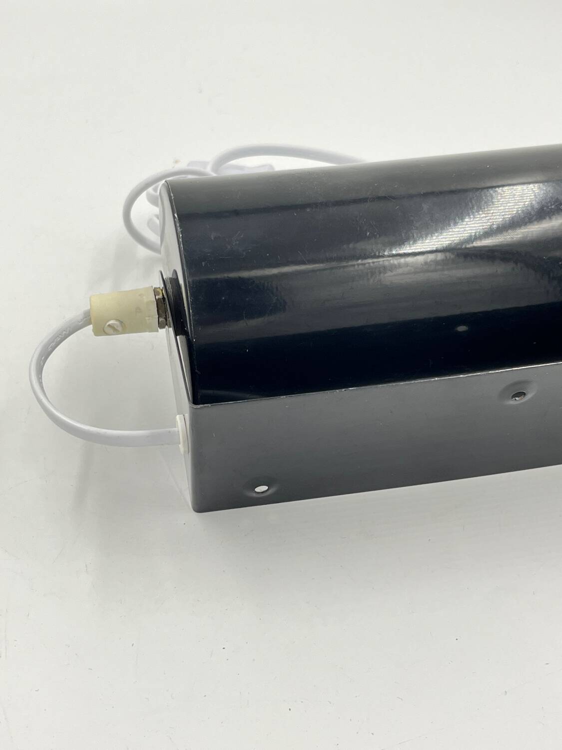 Black wall light V413