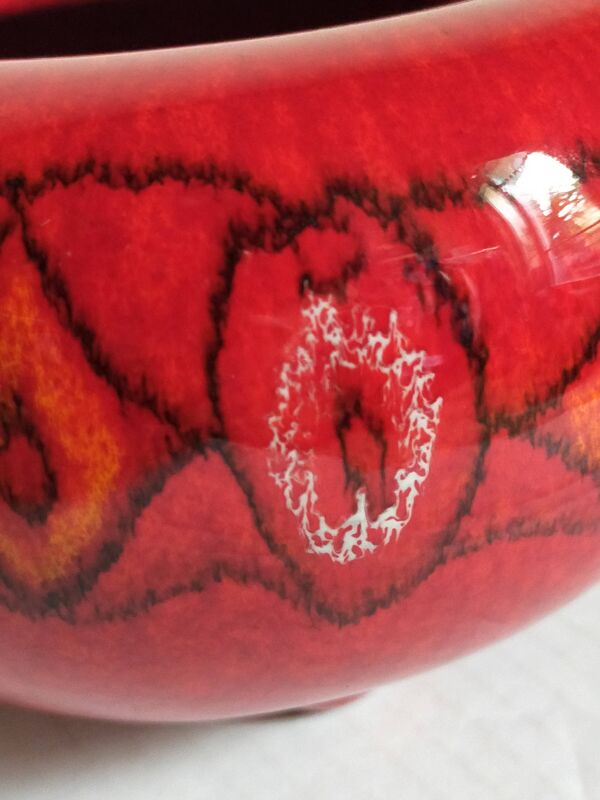 Vase tripode céramique à l'émail rouge vif vintage
