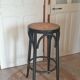 Tabouret haut canné