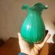 Vase corolle en opaline italienne vert amande