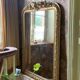 Miroir de cheminée en bois doré à fronton