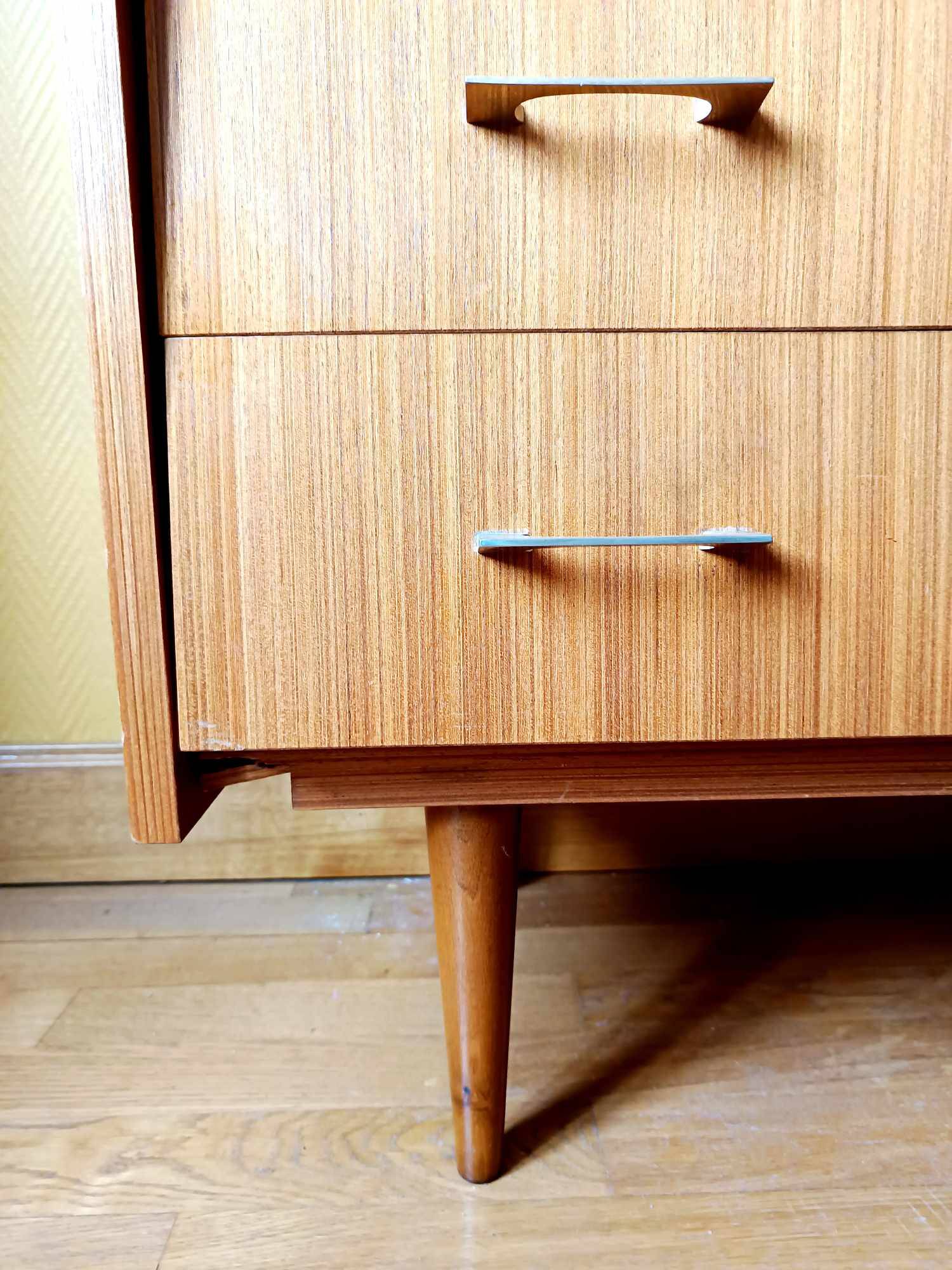 Commode vintage pieds compas 1960