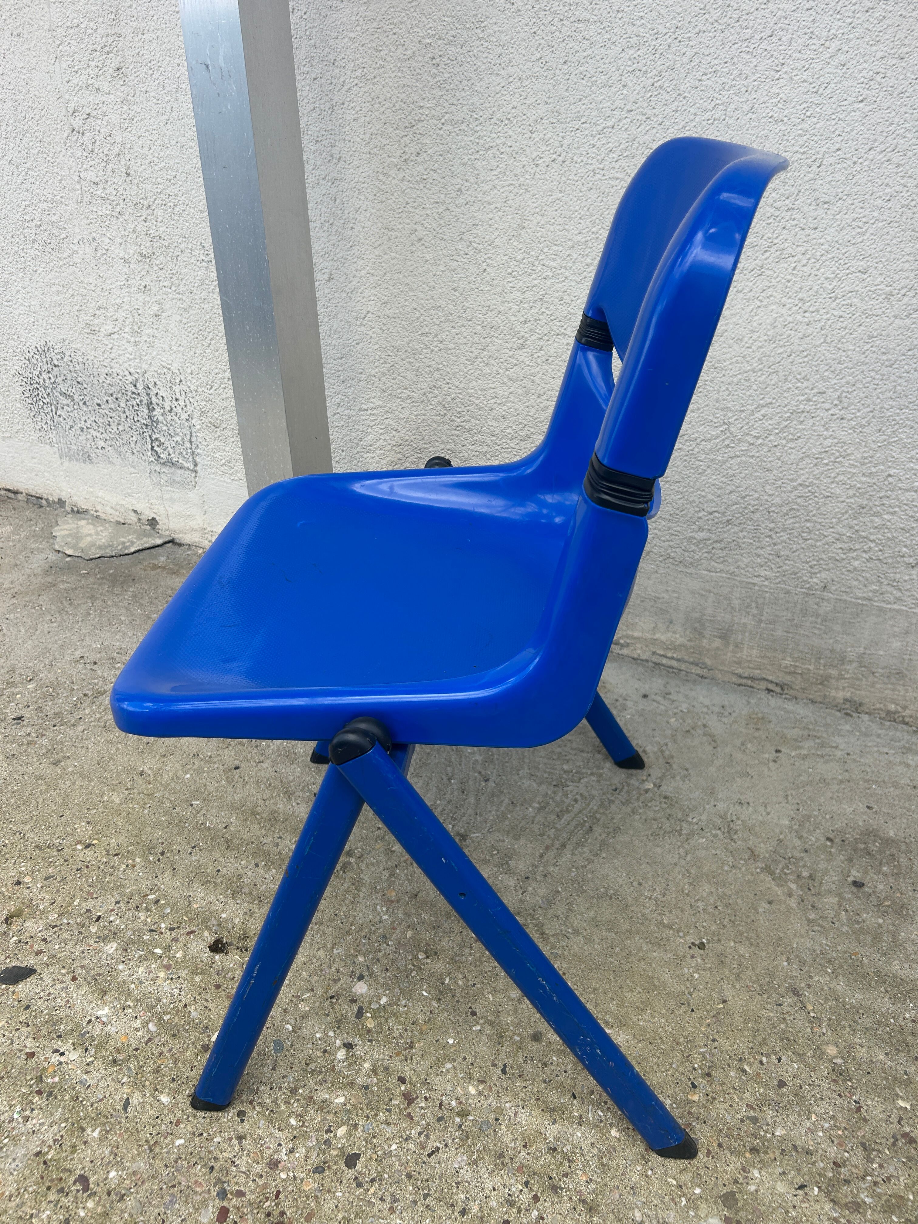 Pair of Piretti chairs "Dorsal"