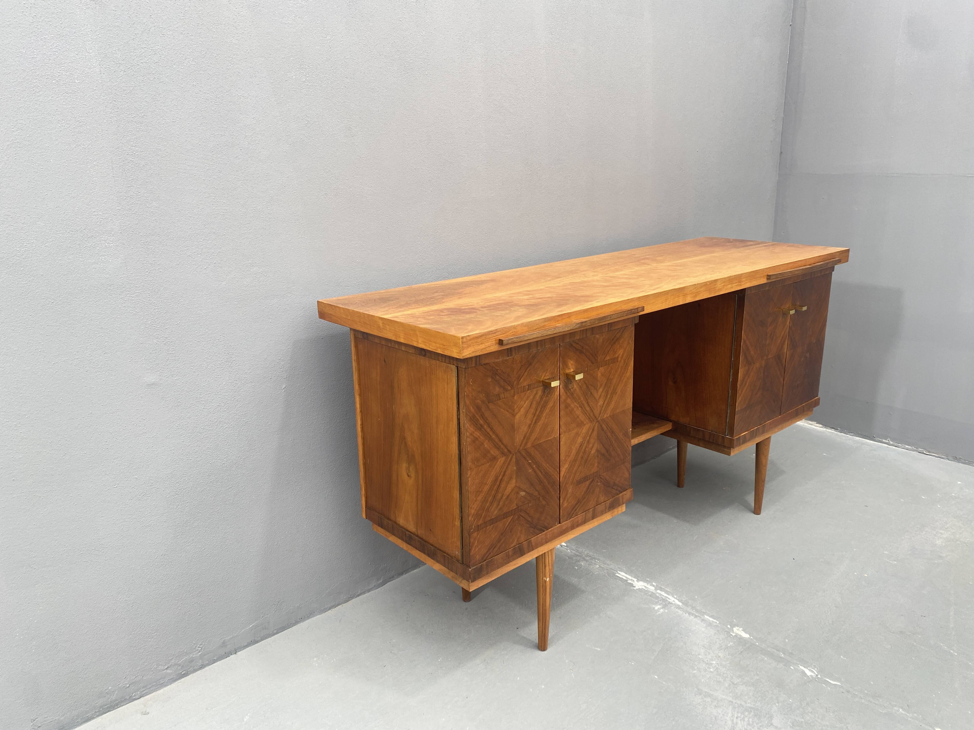 Bureau en noyer du milieu du siècle, années 1970, Tchécoslovaquie