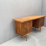Bureau en noyer du milieu du siècle, années 1970, Tchécoslovaquie