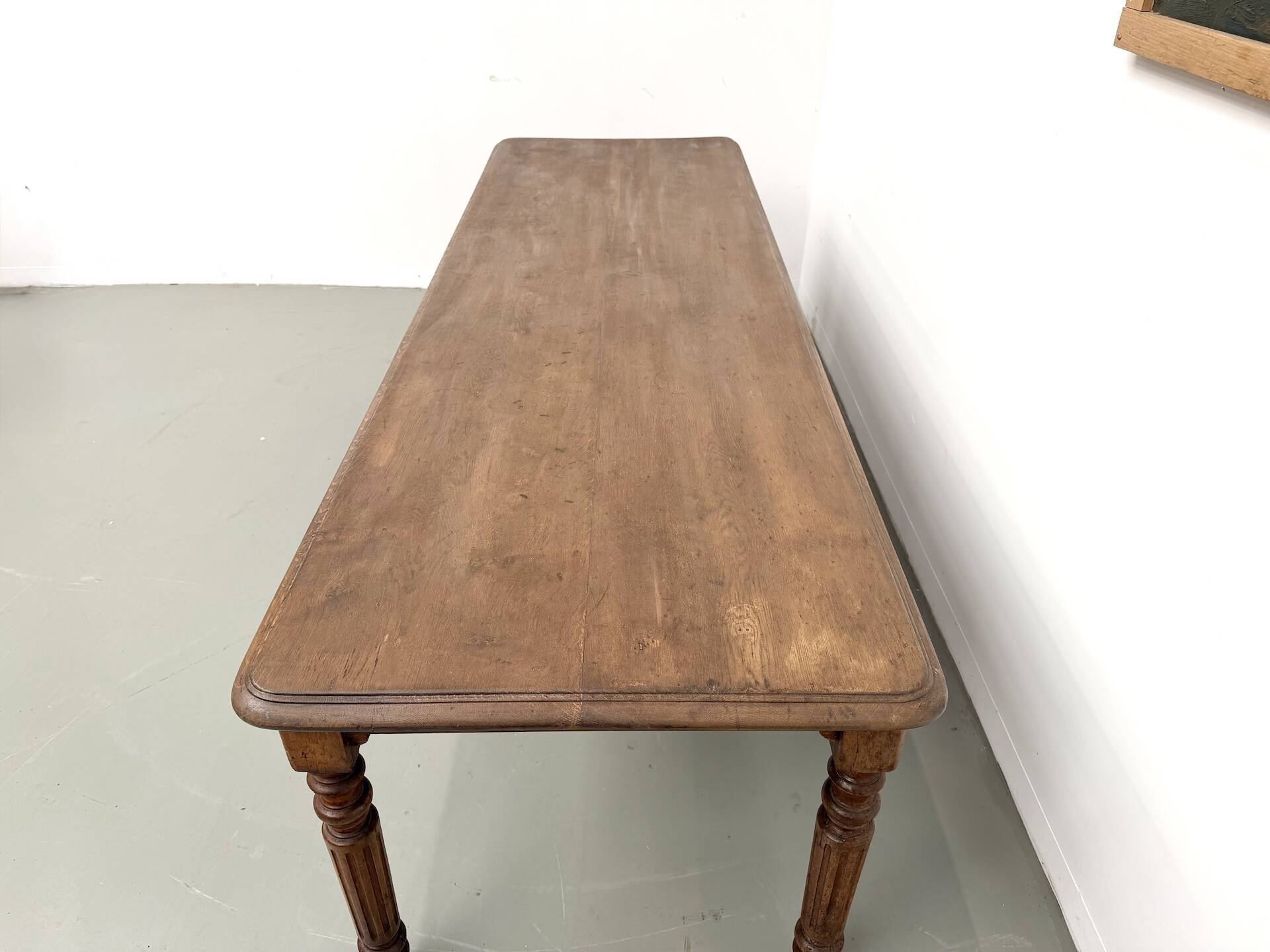 Table en chêne massif à 6 pieds tournés (1900)