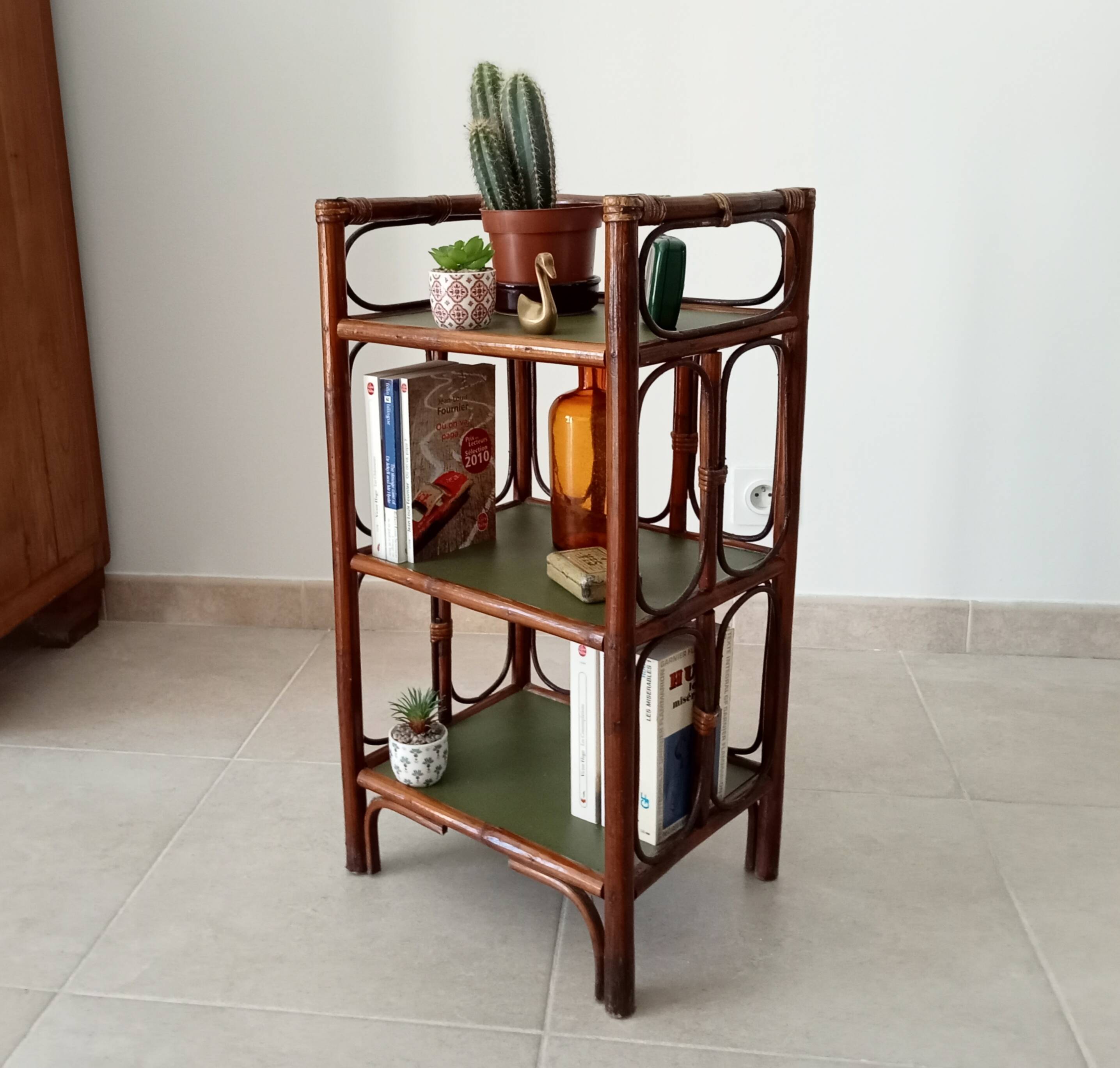 Vintage stand shelf in bamboo and rattan