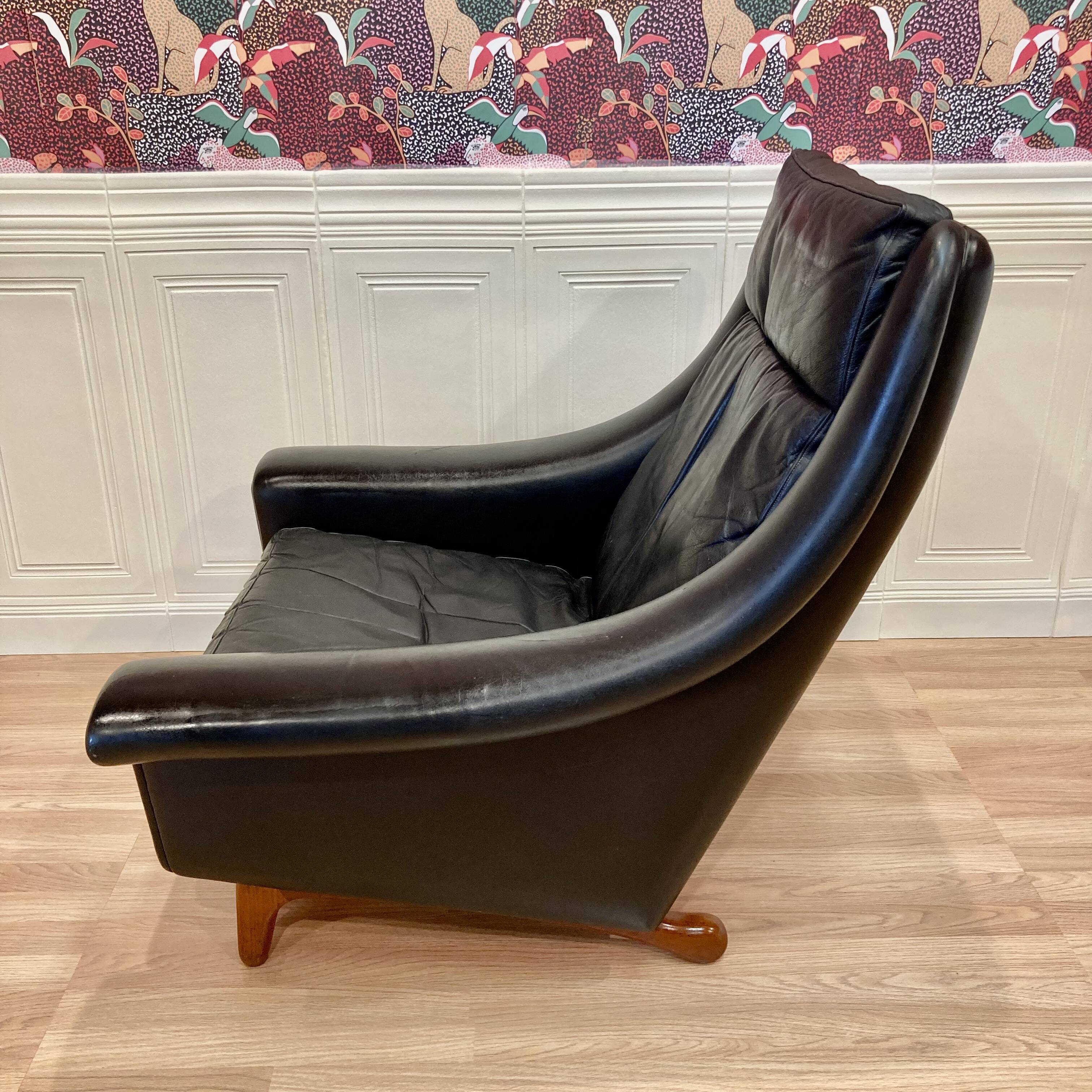 Fauteuil design scandinave Aage Christiansen cuir noir 1950.