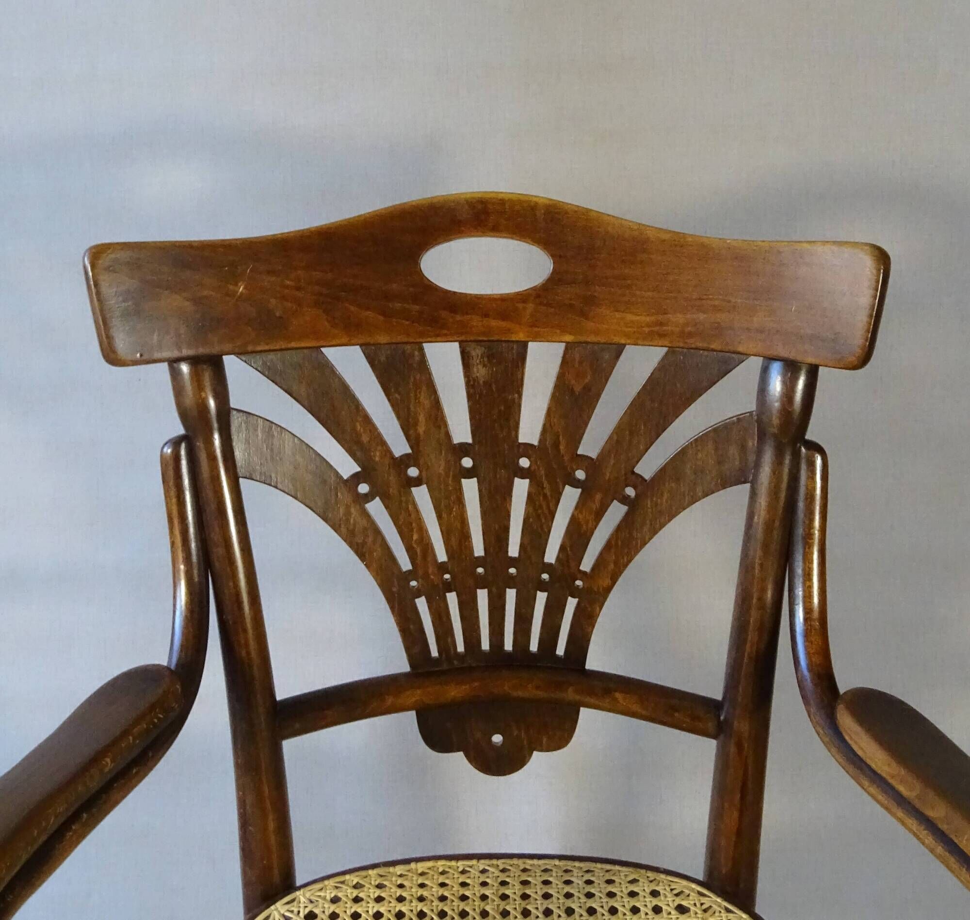 Thonet caned Art Nouveau armchair N°293, circa 1905 - bentwood -
