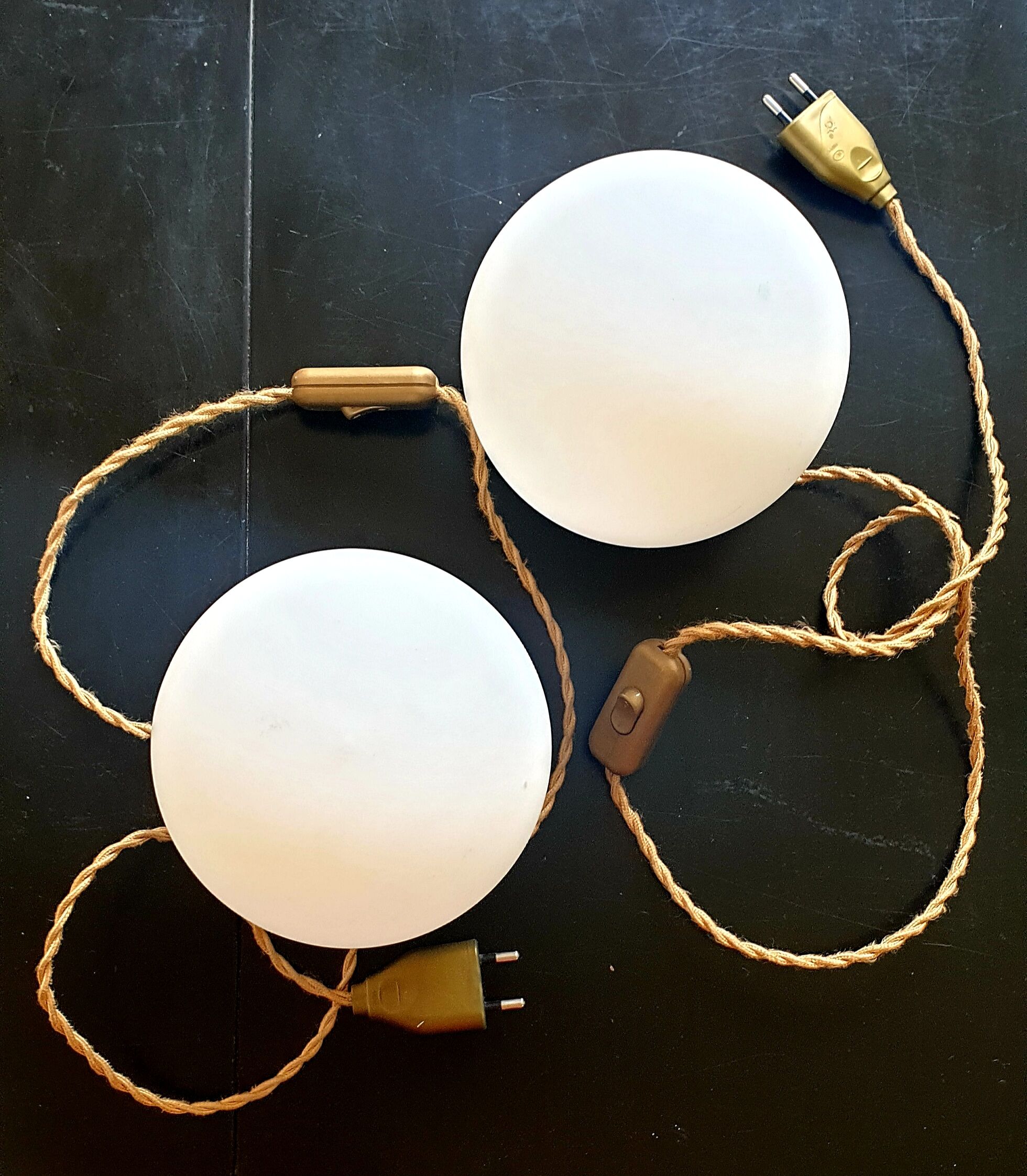 2 vintage ball lamps