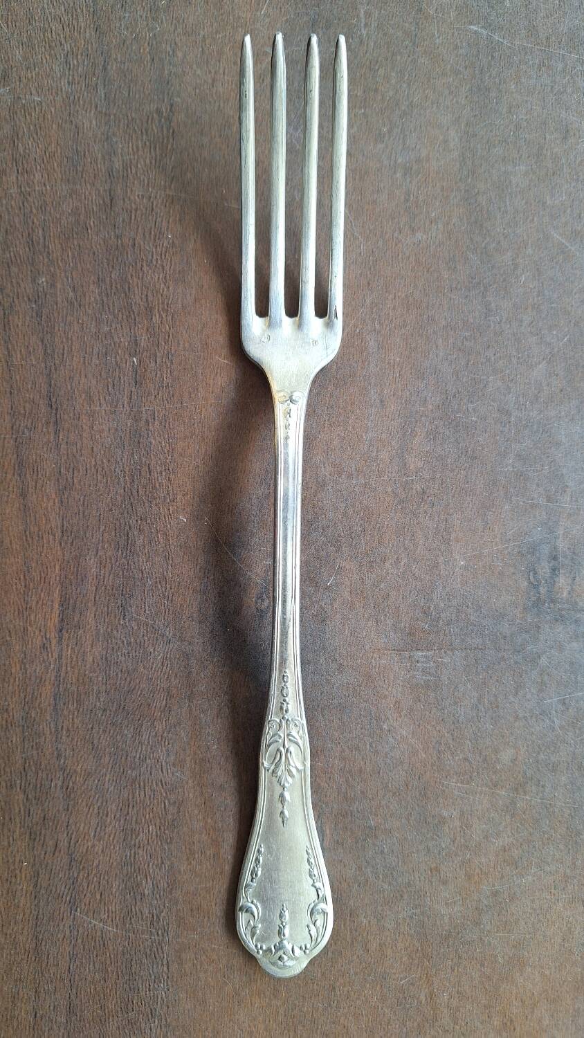 Set of silver metal forks