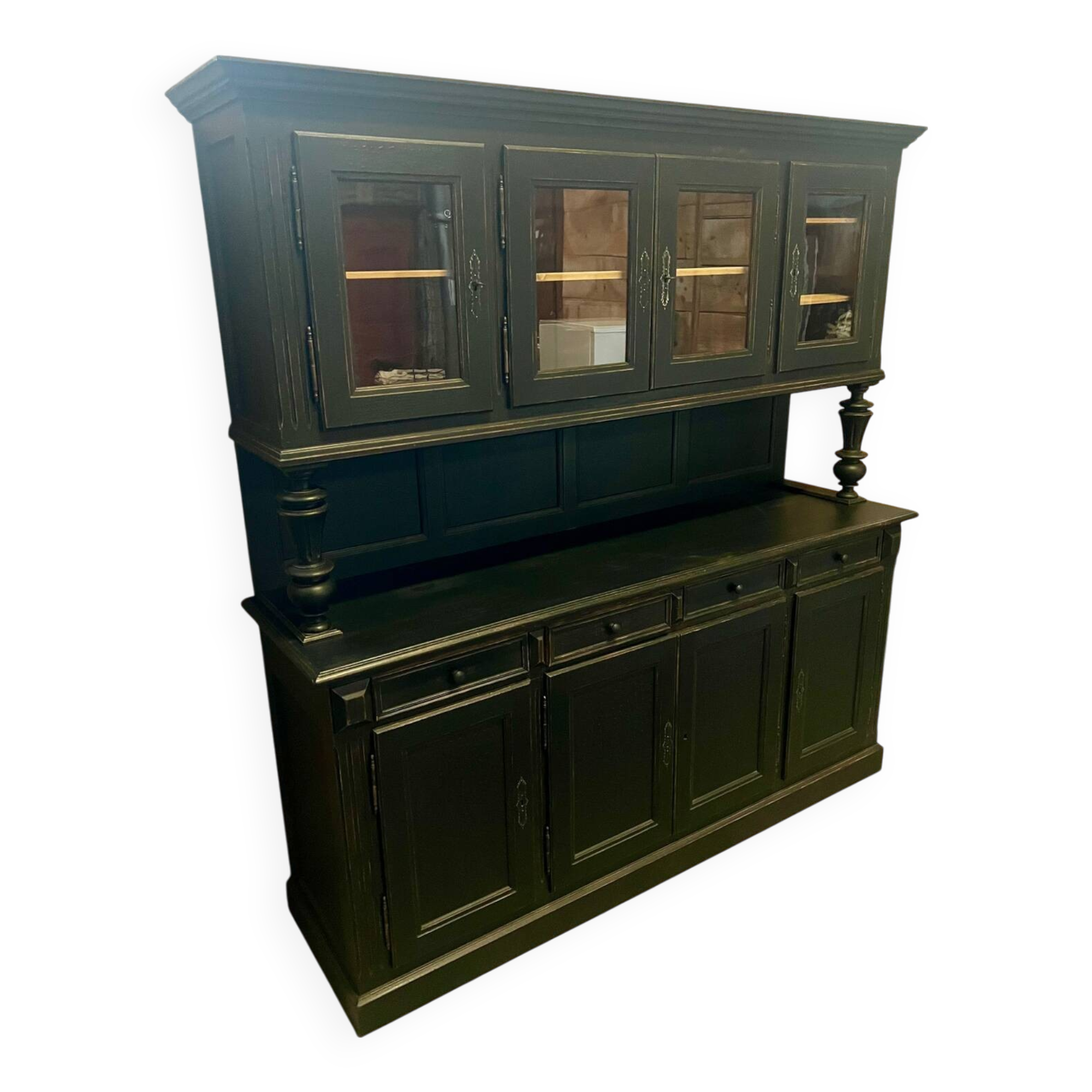 Kitchen cabinet in refinished fir