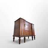 Italian art deco walnut chest of drawers, 1940s.