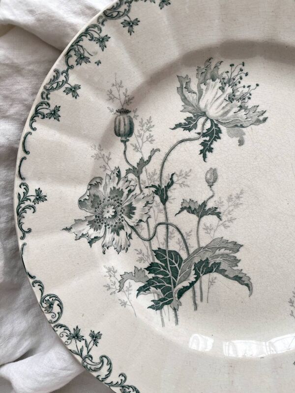 Plat rond en terre de fer « Pavots » Choisy le Roi