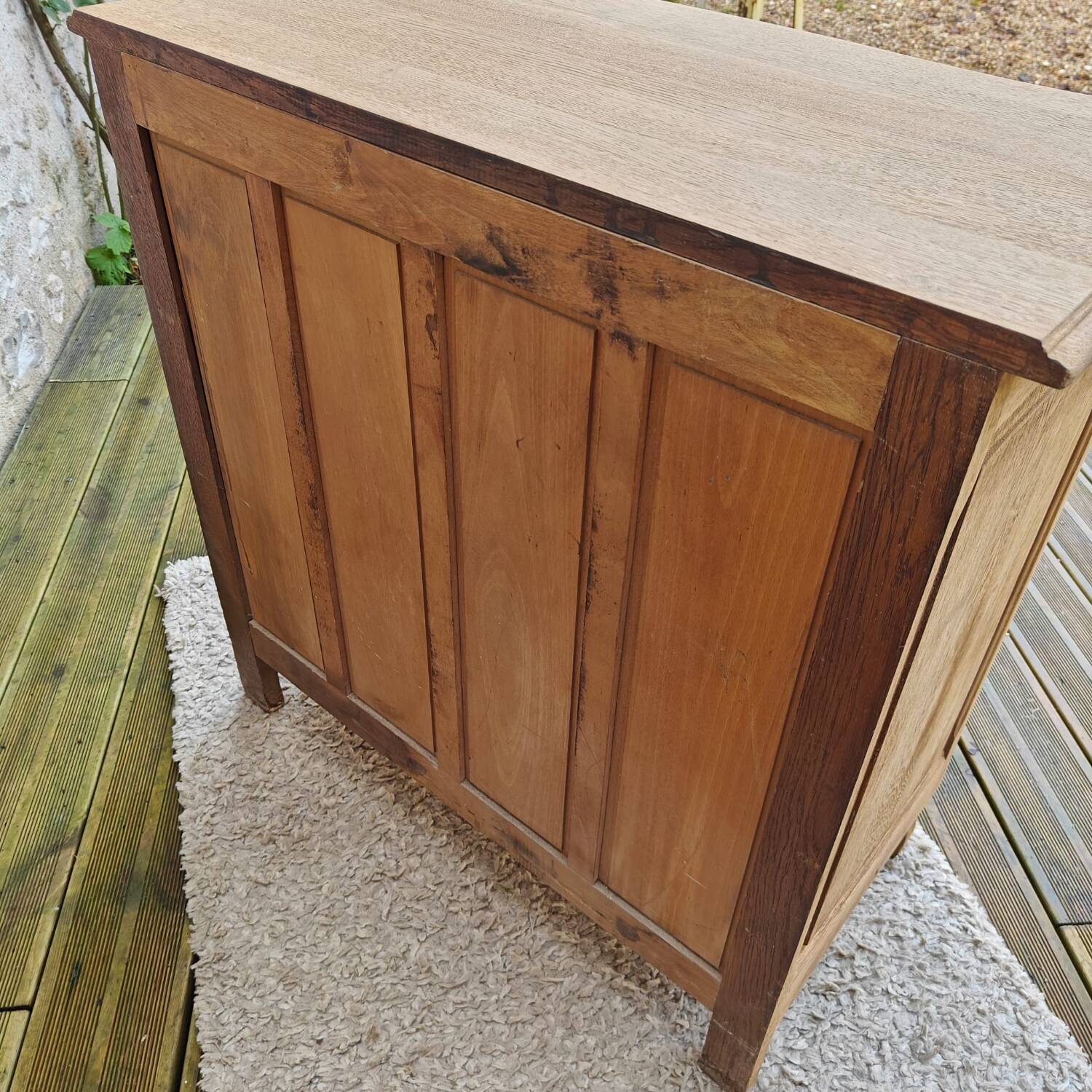 Oak chest of drawers