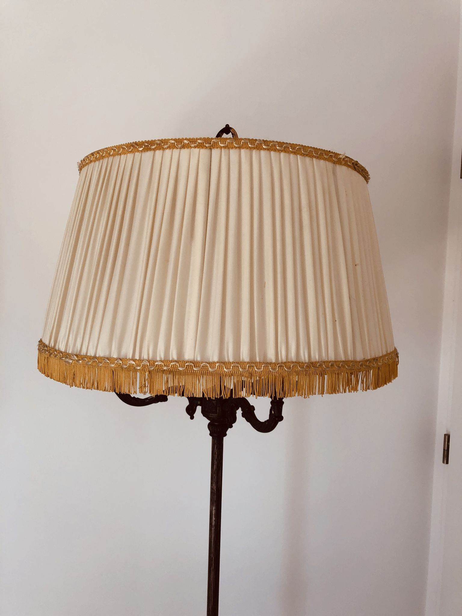 Lampadaire tripode