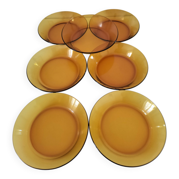 7 assiettes creuses Duralex verre ambré