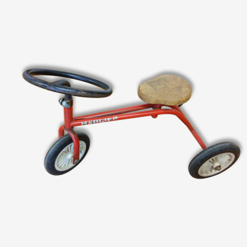 Tricycle ancien en métal et bois.