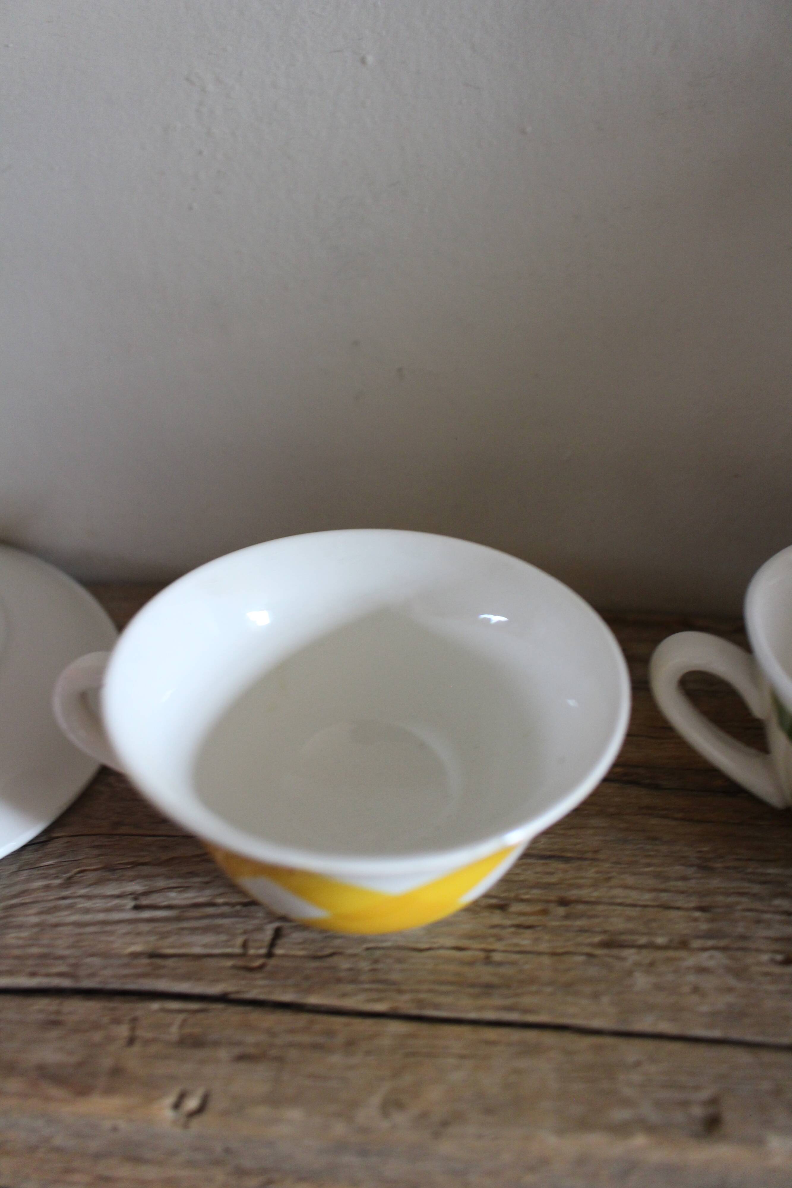 2 cups saucers Square Yellow Green Vintage