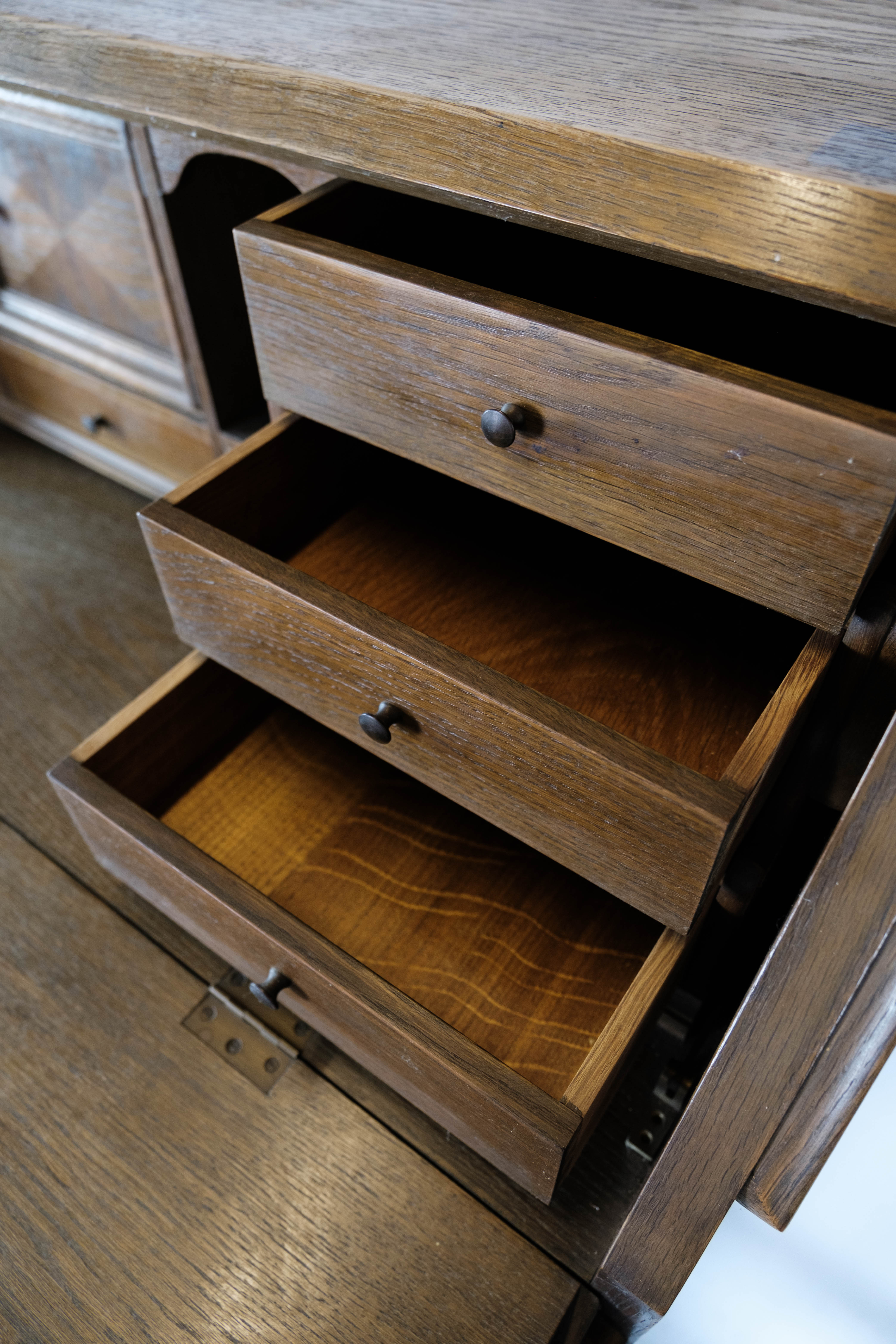 Bureau du chêne foncé, années 1940