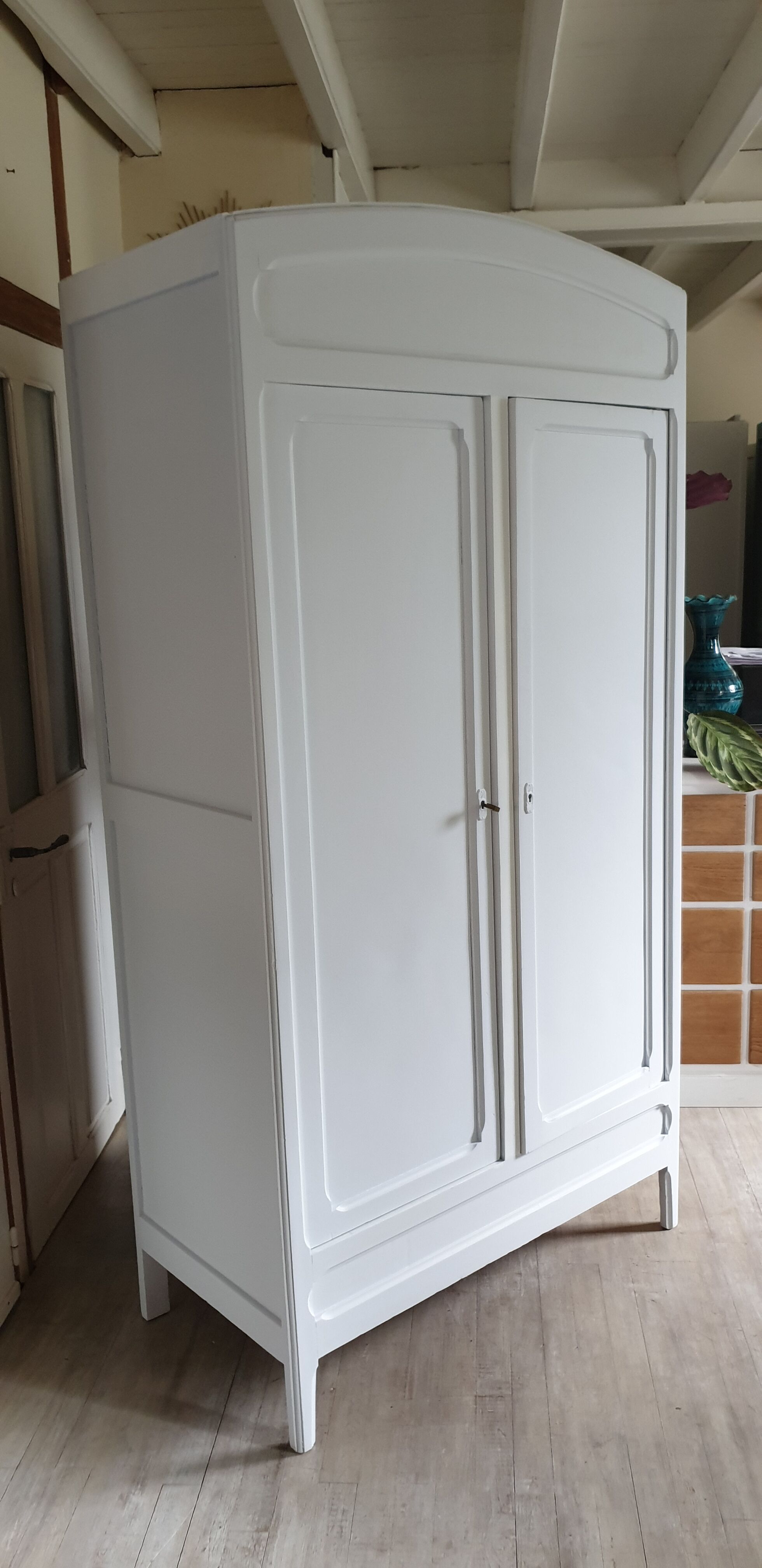Armoire parisienne blanche deux portes