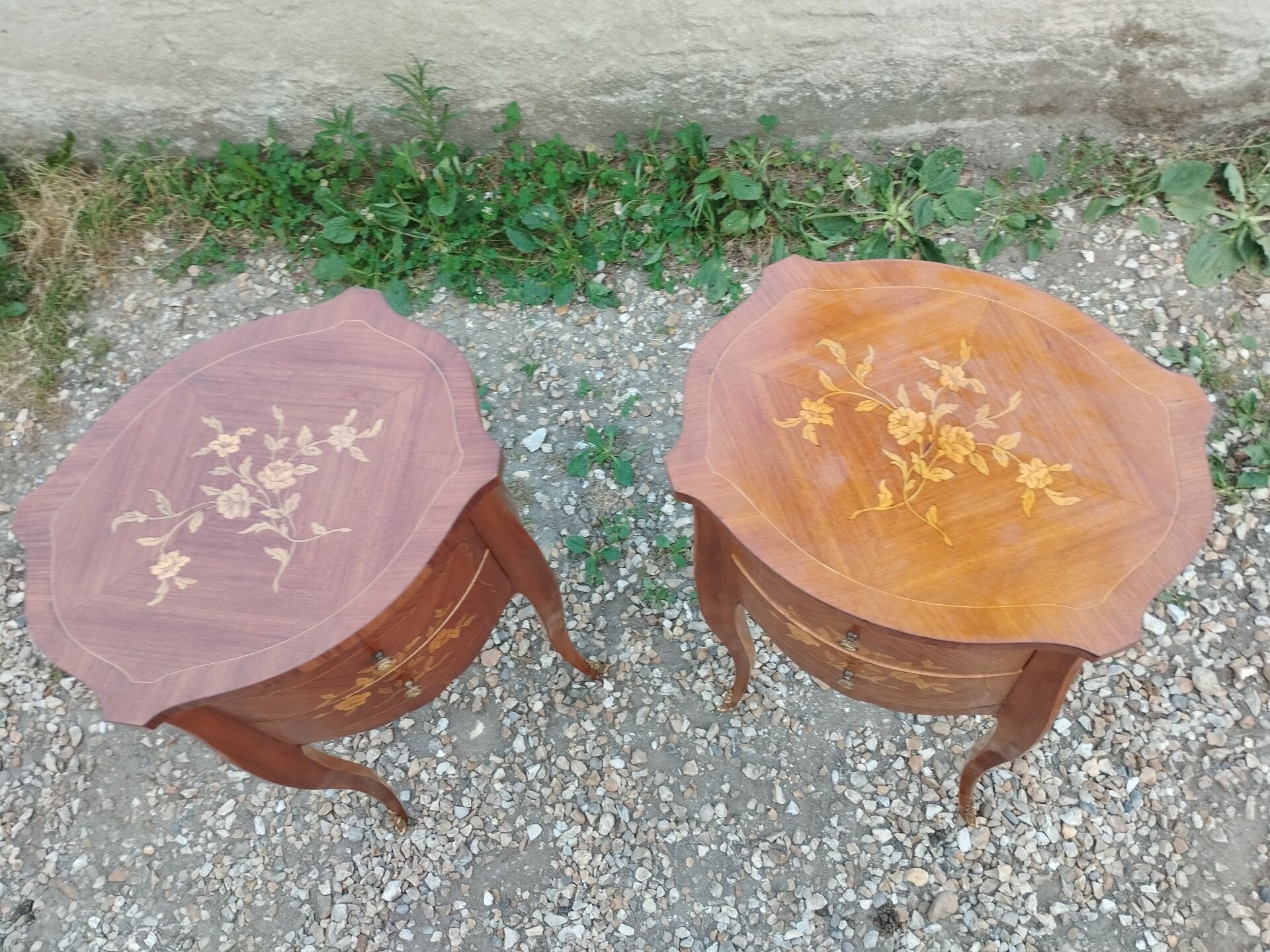 Paire de chevets anciens en marqueterie style Louis XV