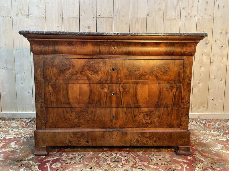 Commode époque Louis Philippe loupe de noyer  marbre gris veiné