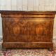 Commode époque Louis Philippe loupe de noyer marbre gris veiné