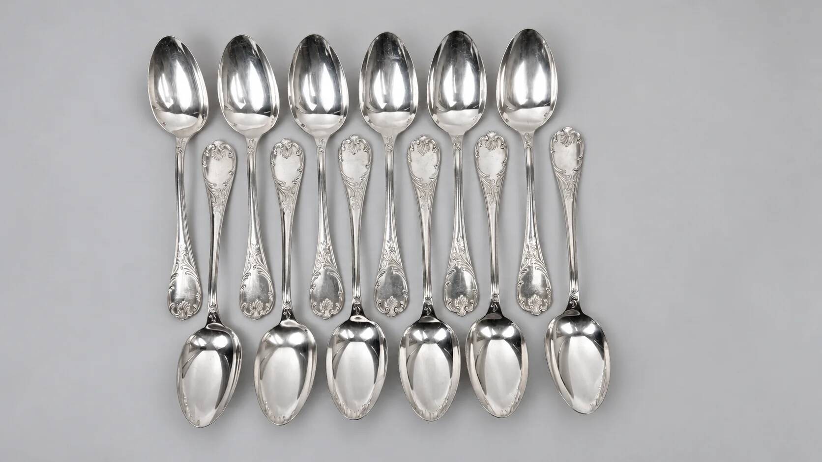 Twelve large Christofle Marly table spoons, silver-plated.