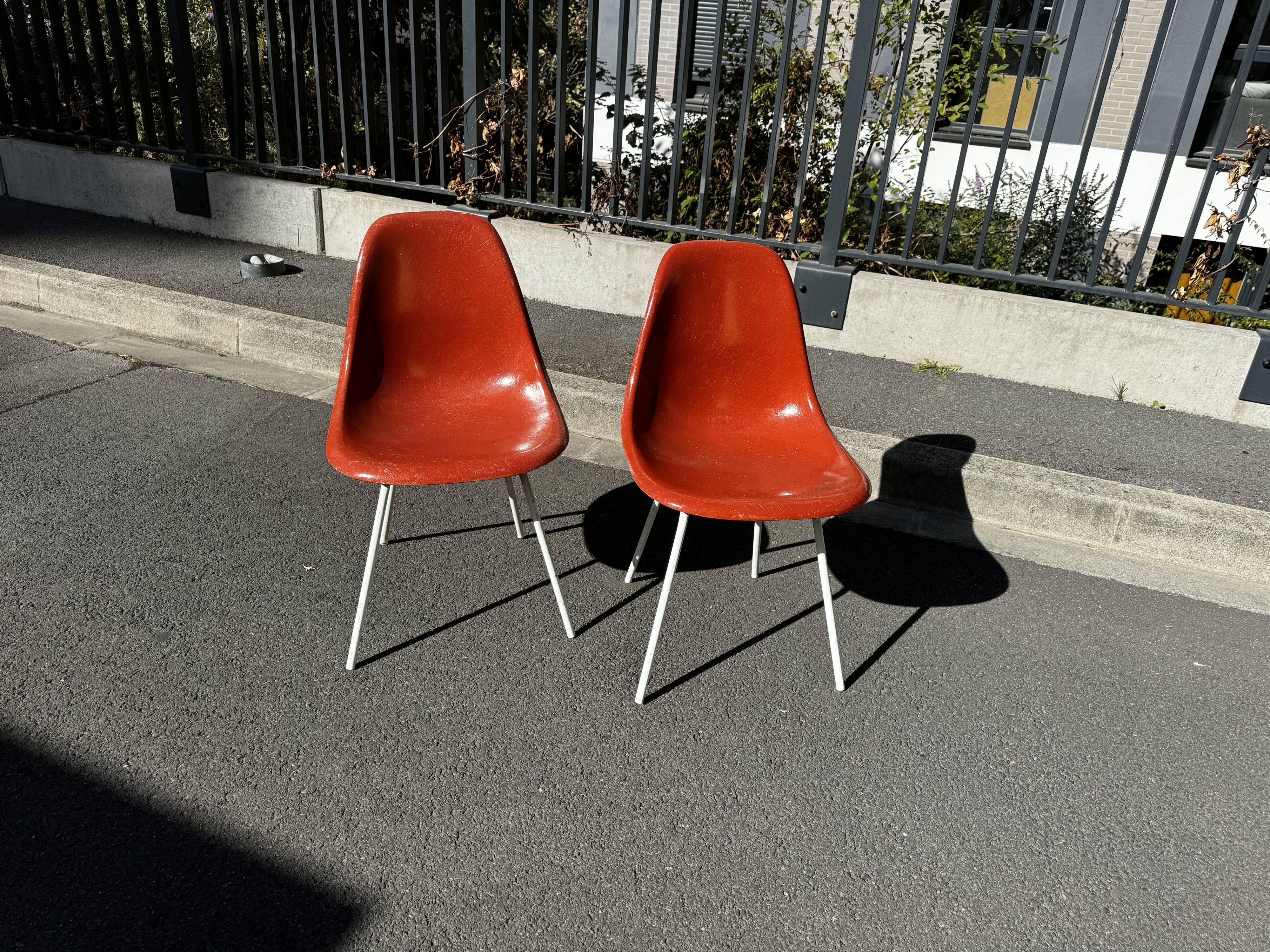 Chaise EAMES par Vitra Herman Miller modèle Diana
