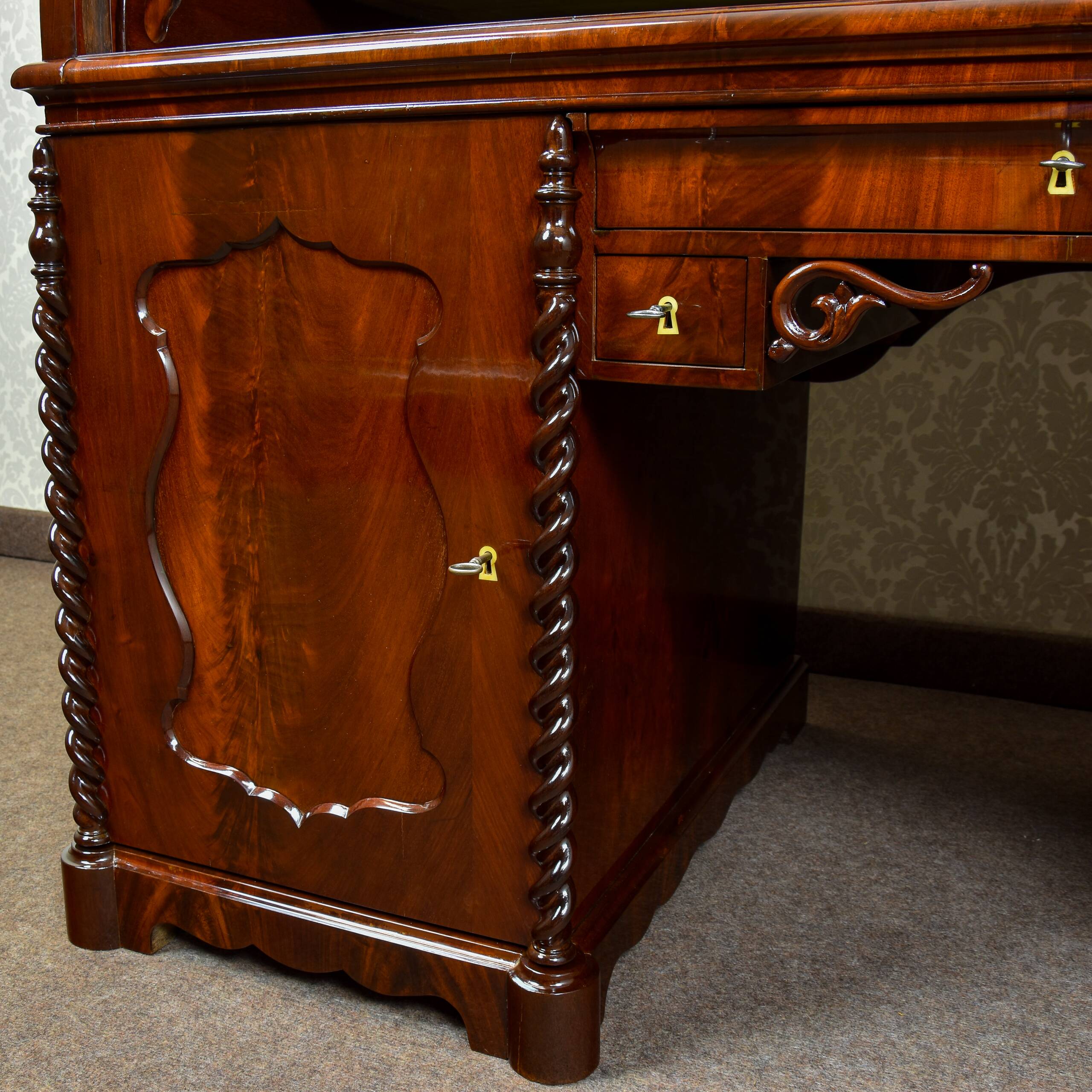 Large cylinder desk Louis-Philippe in mahogany and maple - 1840-1860