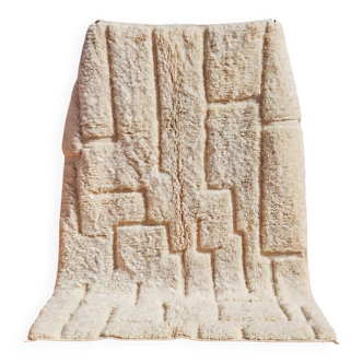 Moroccan handwoven wool rug, 250x150 cm, traditional style.