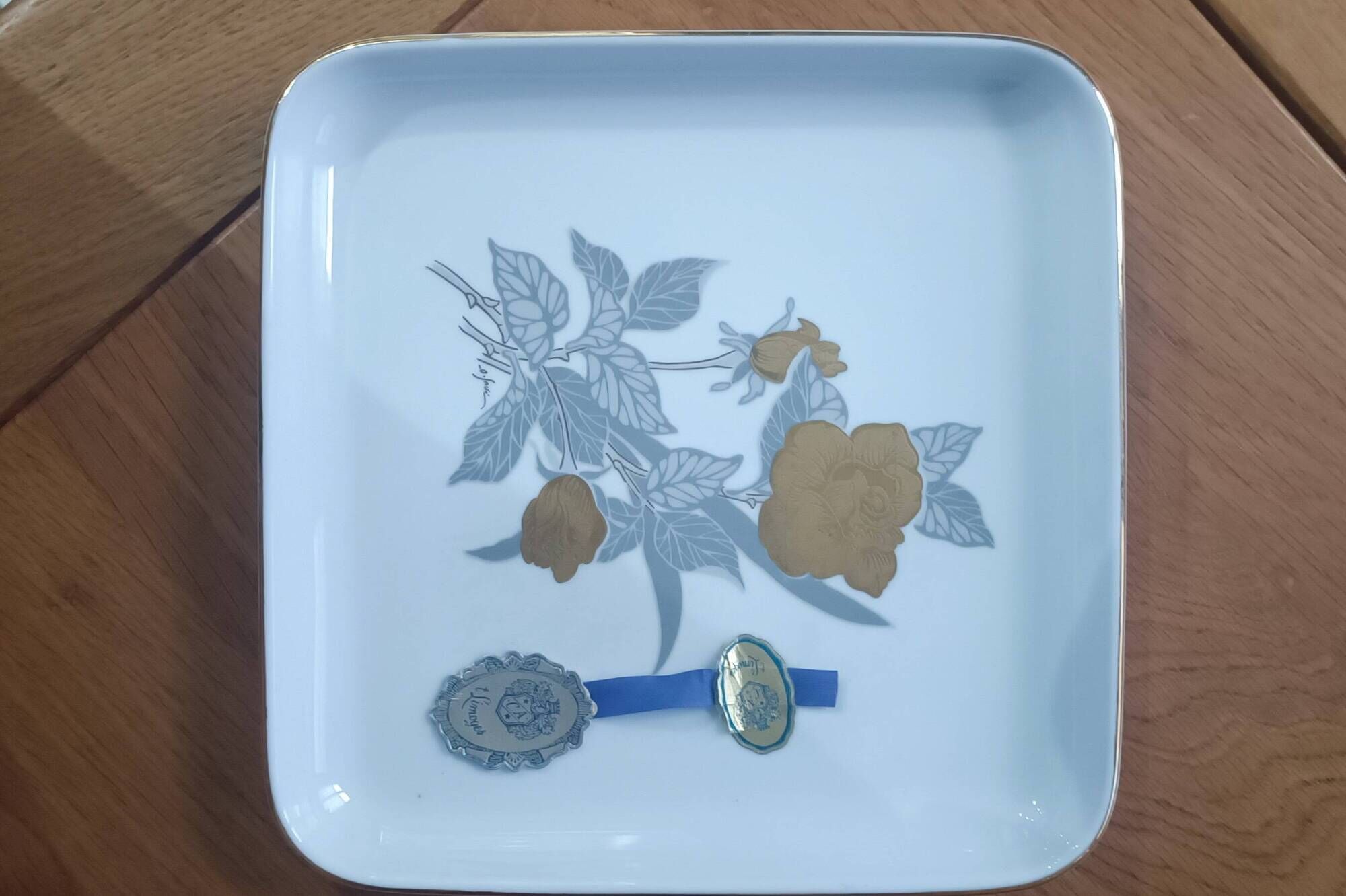 Vintage square plate signed in porcelain T. Limoges 20x20 Original new condition